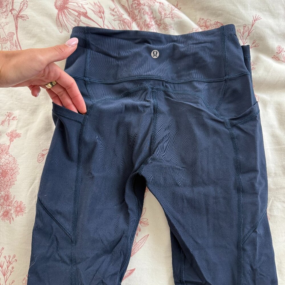 Lululemon 7/8 leggings w/ pockets - navy blue - size 4 - like new